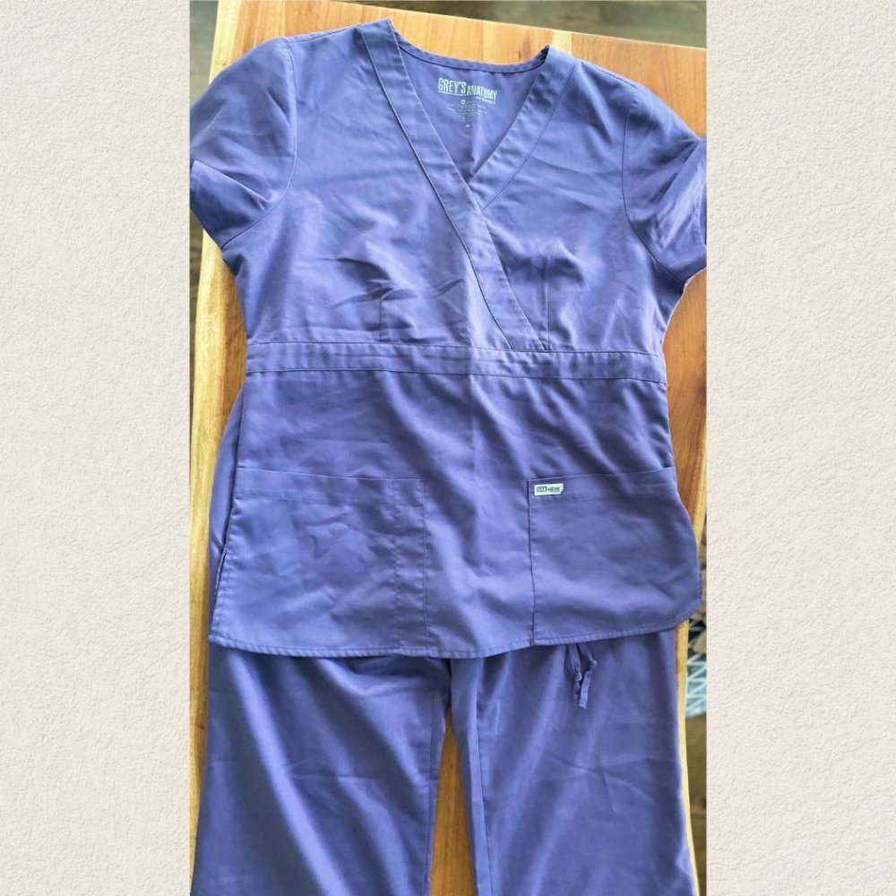 Grey's Anatomy™ by Barco Women's Riley Scrub Set in Grape Purple Size M #4232